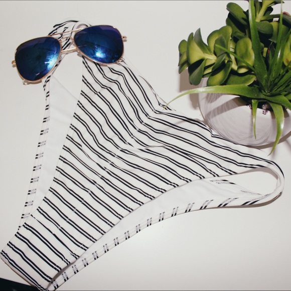 Striped bathing suit bottoms - Picture 2 of 5
